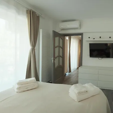 Apartment Square